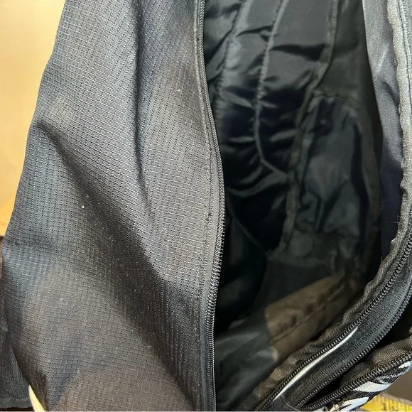 Sling Shoulder Backpack Bag Crossbody Triangle Pack Rucksack OS - Picture 9 of 14